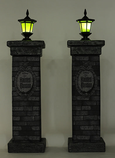 DISNEY HAUNTED MANSION LIGHT UP COLUMNS SET YARD
